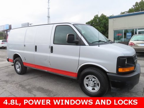 Used 2017 Chevrolet Express 2500 image 1