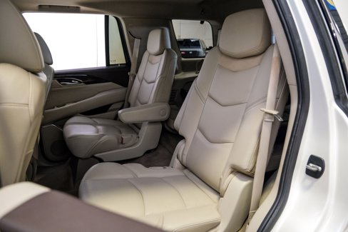 Used 2015 Cadillac Escalade Premium image 30
