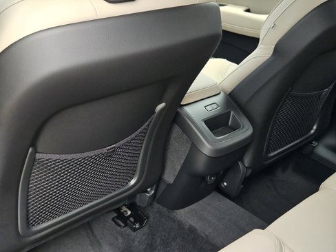 New 2026 Volvo XC60 B5 Plus w/ Protection Package Premier image 27
