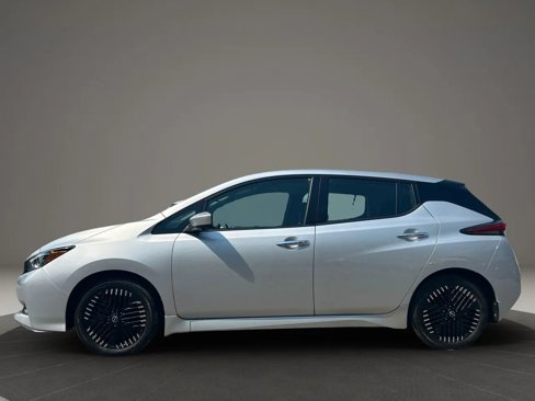 Used 2023 Nissan Leaf SV Plus image 2