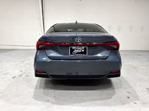 Used 2020 Toyota Avalon Limited image 26