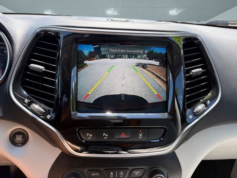 Used 2019 Jeep Cherokee Limited w/ Luxury Group image 31