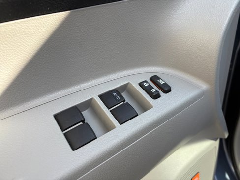 Used 2013 Toyota Highlander Limited image 27