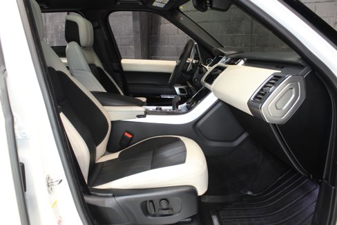Used 2020 Land Rover Range Rover Sport HST image 41