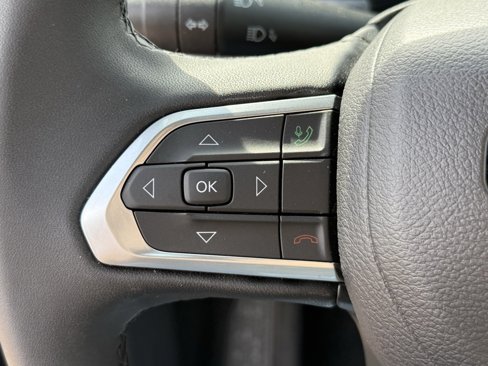 Used 2024 Jeep Compass Latitude image 19
