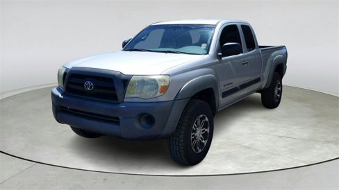 Used 2005 Toyota Tacoma PreRunner image 3