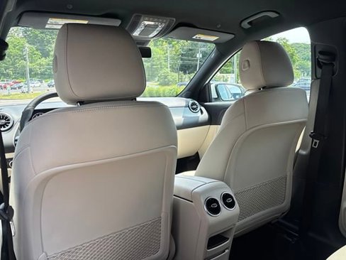 Used 2025 Mercedes-Benz GLA 250 4MATIC image 48