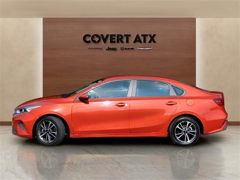 Used 2023 Kia Forte LXS image 2