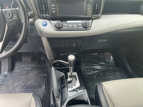 Used 2017 Toyota RAV4 Limited image 11