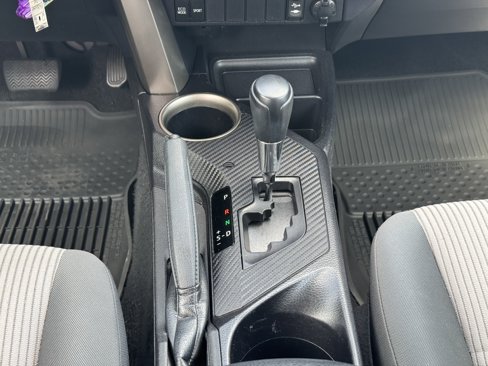 Used 2015 Toyota RAV4 LE image 14