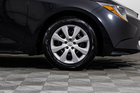 Used 2021 Toyota Corolla LE image 38