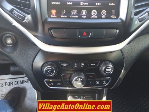 Used 2015 Jeep Cherokee Trailhawk w/ Comfort/Convenience Group image 40