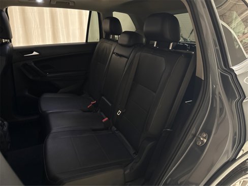 Used 2019 Volkswagen Tiguan SE w/ Panoramic Sunroof Package image 37
