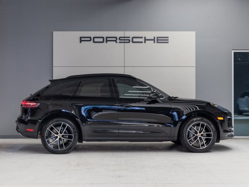 Used 2025 Porsche Macan image 8