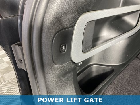 Used 2018 Jeep Cherokee Limited image 34