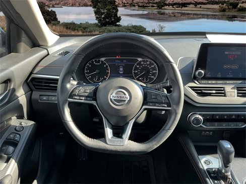 Used 2020 Nissan Altima 2.5 SR w/ Premium Package image 10