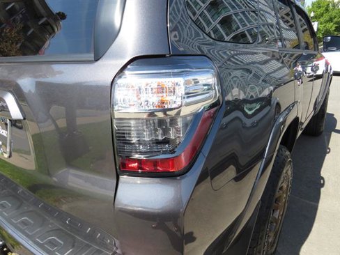 Used 2021 Toyota 4Runner SR5 image 31