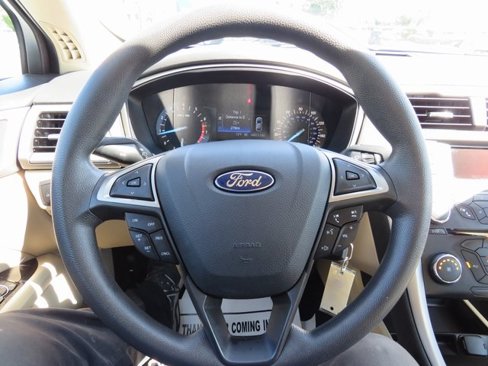 Used 2014 Ford Fusion SE image 11