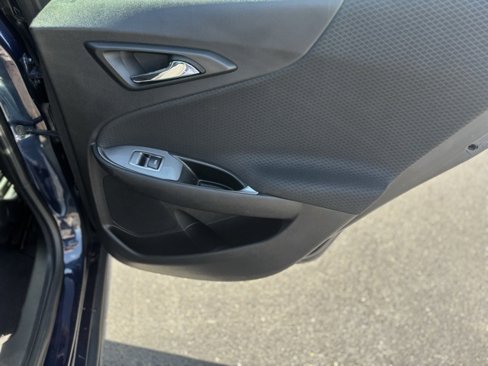 Used 2017 Chevrolet Malibu LT image 15