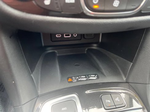 Used 2022 Chevrolet Equinox Premier image 17