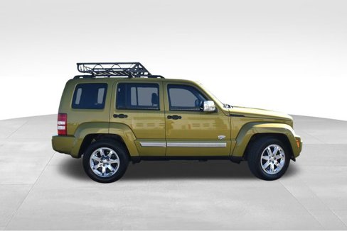 Used 2012 Jeep Liberty Sport image 2