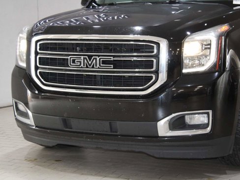 Used 2018 GMC Yukon SLT image 2