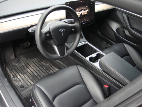 Used 2023 Tesla Model 3 Standard Range image 12
