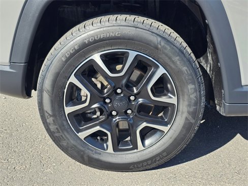 Used 2020 Jeep Compass Trailhawk image 8