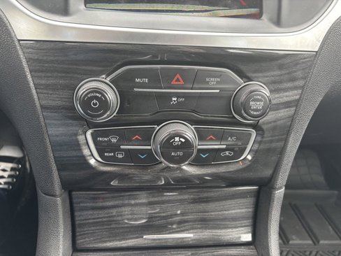 Used 2019 Chrysler 300 Touring L w/ Quick Order Package 22F image 16