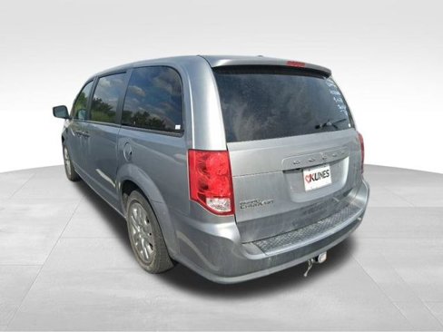Used 2019 Dodge Grand Caravan SE w/ UConnect Hands-Free Group image 9