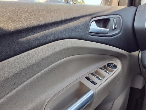 Used 2013 Ford C-MAX SE image 18