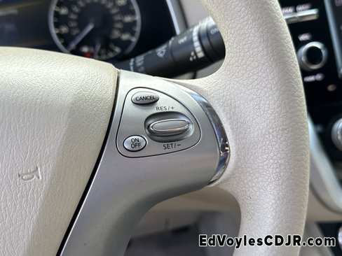 Used 2015 Nissan Murano S image 31