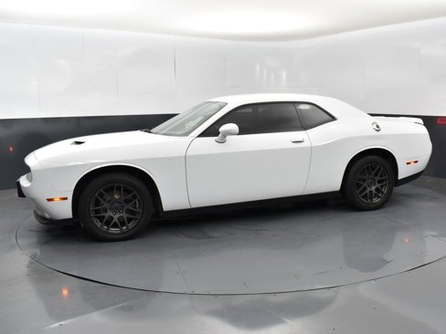 Used 2020 Dodge Challenger SXT image 4
