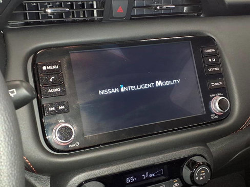 Used 2024 Nissan Kicks SR image 11