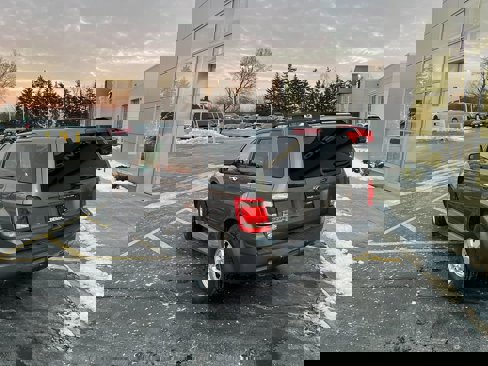 Used 2010 Ford Escape XLT image 4
