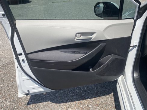 Used 2022 Toyota Corolla LE w/ Carpet Mat Package (TMS) image 18