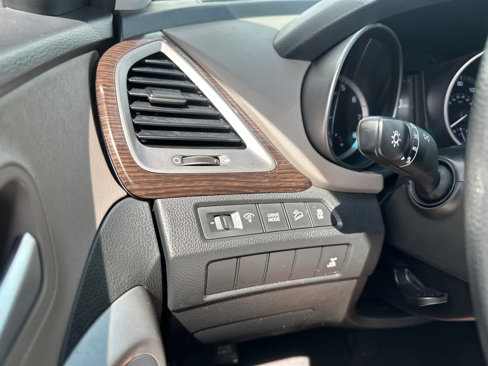 Used 2018 Hyundai Santa Fe Sport image 24