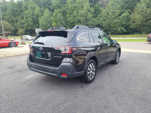 Used 2023 Subaru Outback Premium image 7