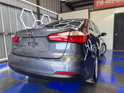 Used 2016 Kia Forte LX w/ LX Popular Plus Package image 11