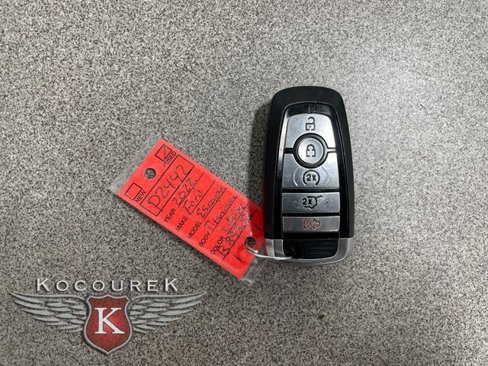 Used 2022 Ford Escape Titanium w/ Class II Trailer Tow Package image 26