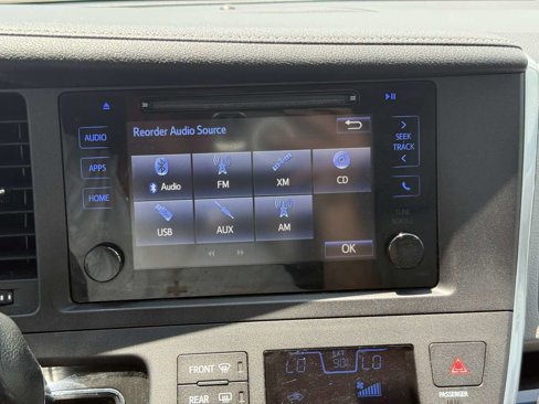 Used 2017 Toyota Sienna XLE image 35