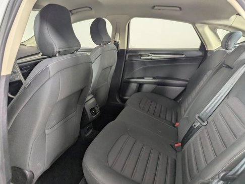 Used 2017 Ford Fusion SE w/ Fusion SE Technology Package image 15