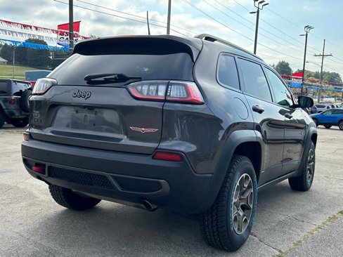 Certified 2020 Jeep Cherokee Trailhawk w/ Cold Weather Group image 5
