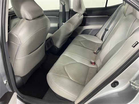 Used 2021 Toyota Camry XLE image 13