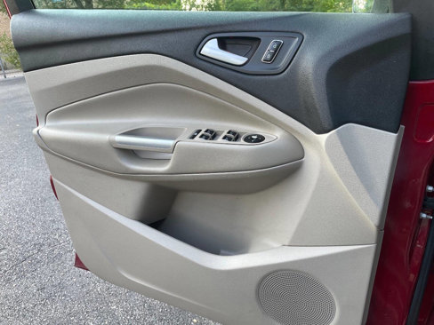 Used 2013 Ford C-MAX SEL image 18