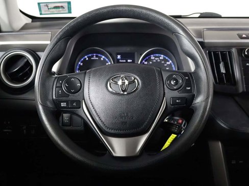 Used 2017 Toyota RAV4 LE image 31