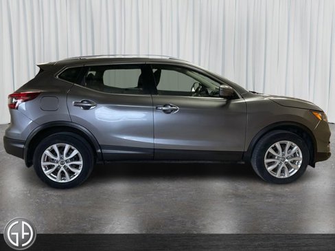 Used 2022 Nissan Rogue Sport SV image 4
