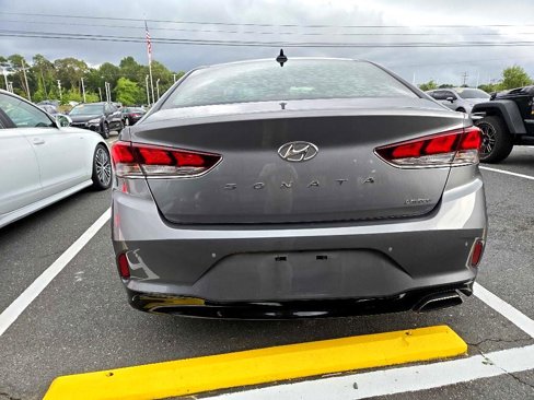 Used 2019 Hyundai Sonata Limited w/ Ultimate Package 04 image 3