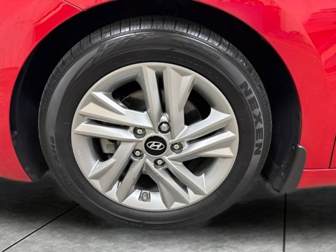 Used 2020 Hyundai Elantra SEL image 25