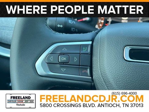 New 2025 Jeep Compass Latitude image 10